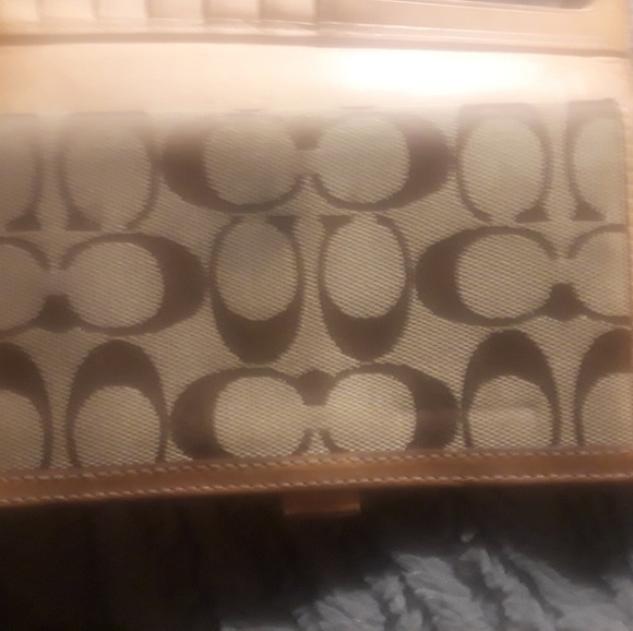 Coach Wallet - Picture 4 of 7